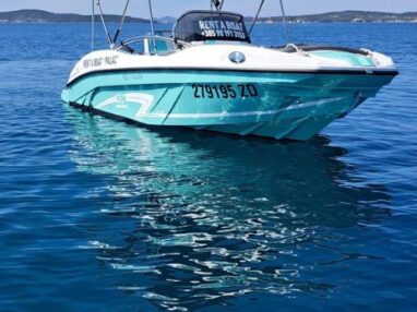 Rrent a boat in Sukosan